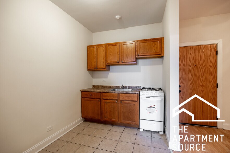 Building Photo - 4857 N Damen Ave