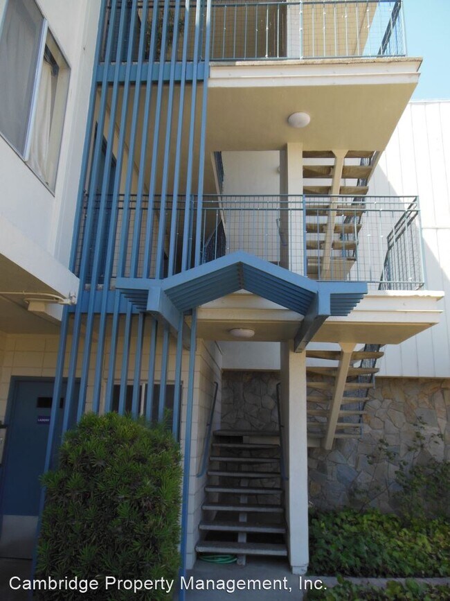 Building Photo - 527 N Amphlett Blvd