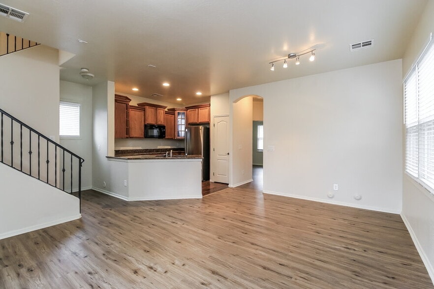 Building Photo - 5710 S 21st Pl
