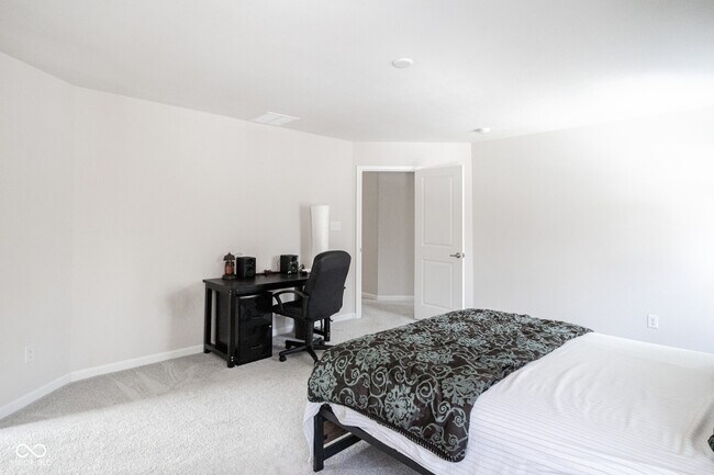 Building Photo - 453 Gathering Ln