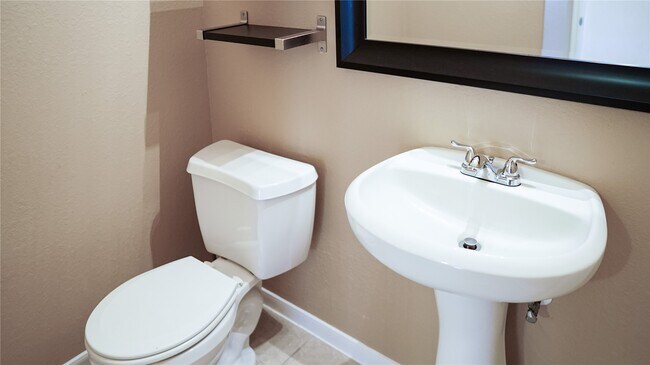 Building Photo - 15206 Bartlett Landing Dr