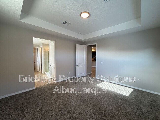 Building Photo - 3969 Kodiak Rd NE