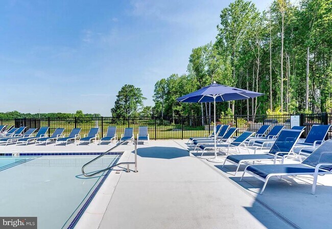 Building Photo - 33842 Darlington St