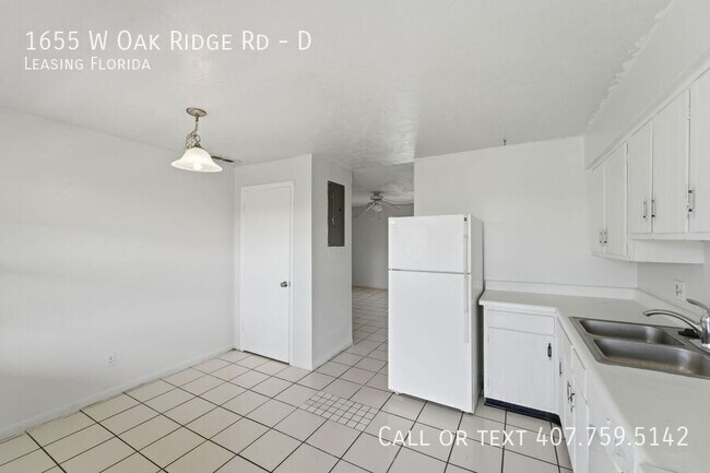 Building Photo - 1655 W Oak Ridge Rd