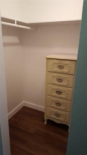 Building Photo - 604 NE 2nd St