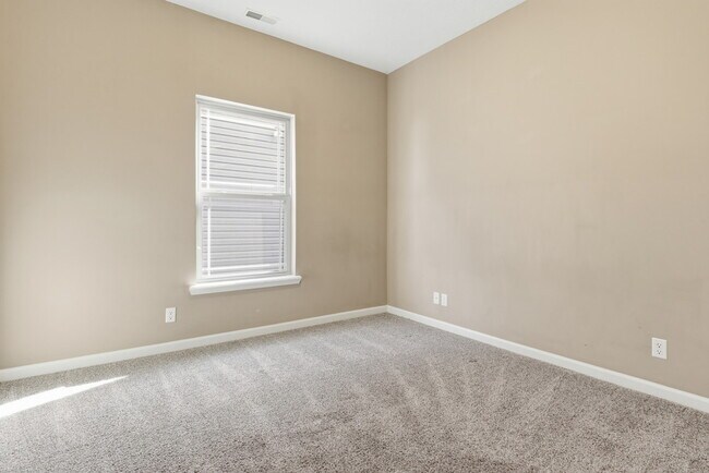 Building Photo - 3410 Monument Dr