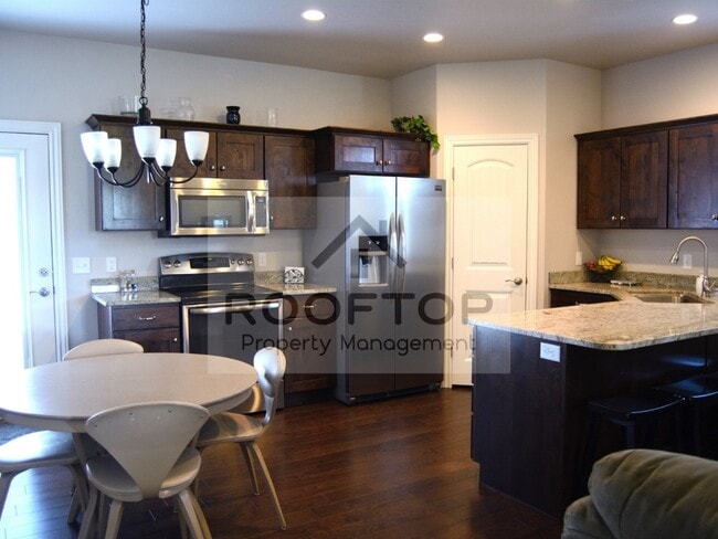 Building Photo - 676 S 150 E