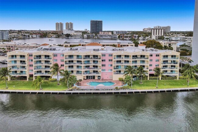 Building Photo - 201 Golden Isles Dr