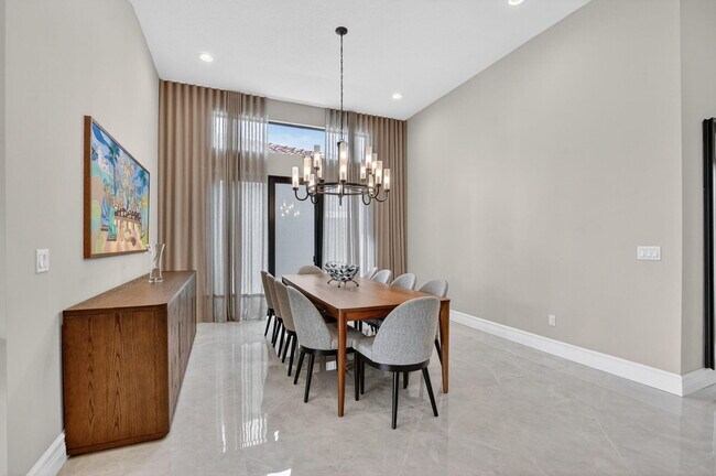 Building Photo - 17358 Santaluce Mnr