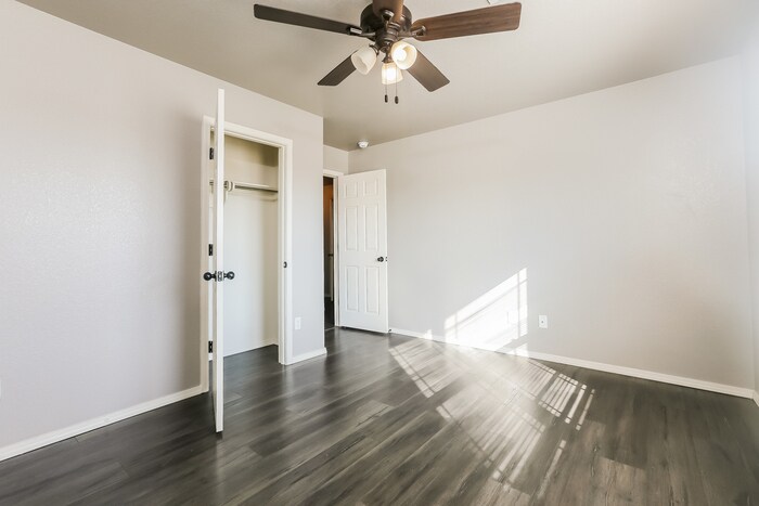 Building Photo - 1320 Canna Ct