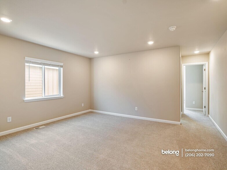 Building Photo - 33149 Glacier Ave SE