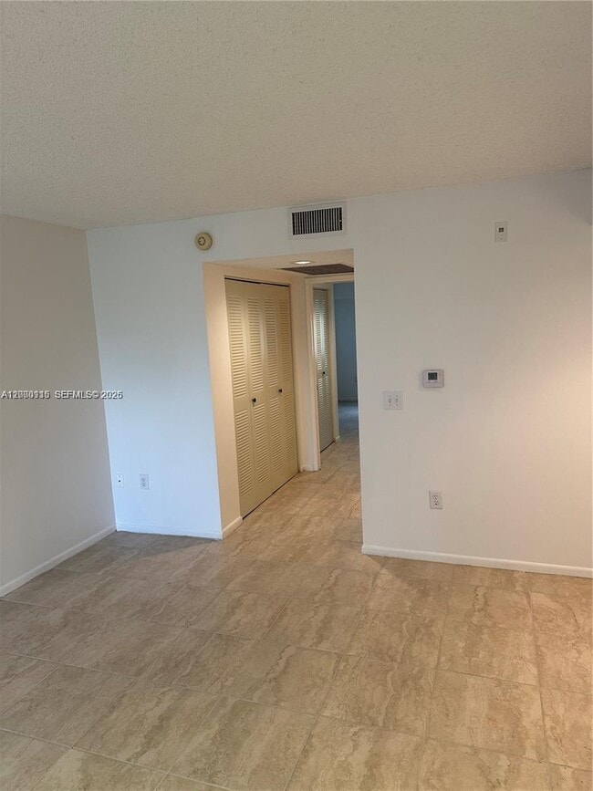 Building Photo - 800 SW 137th Ave