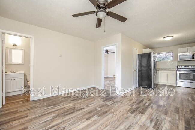 Building Photo - 4305 Rosehill Rd