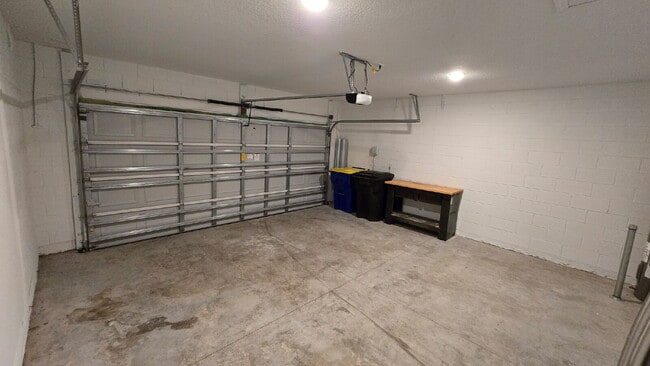 Building Photo - 3936 Willow Brk Dr
