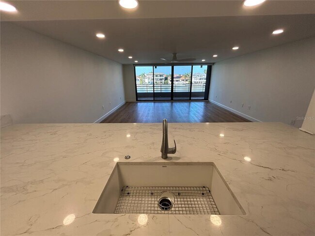 Building Photo - 6260 Kipps Colony Ct S