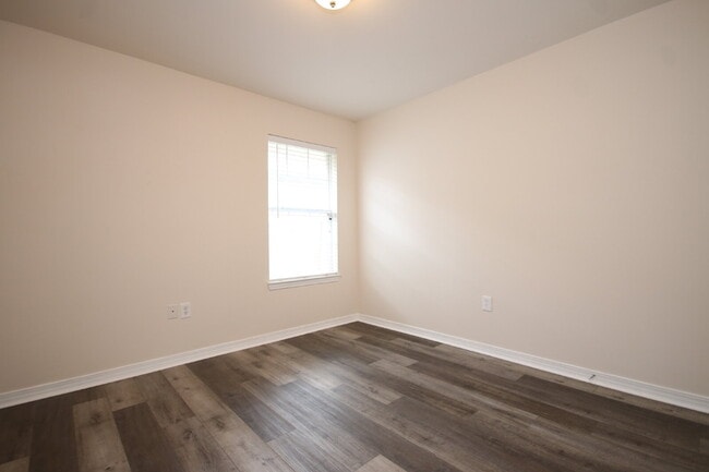 Building Photo - Updated 3BR/2BA Brick Home in Ashley Place...