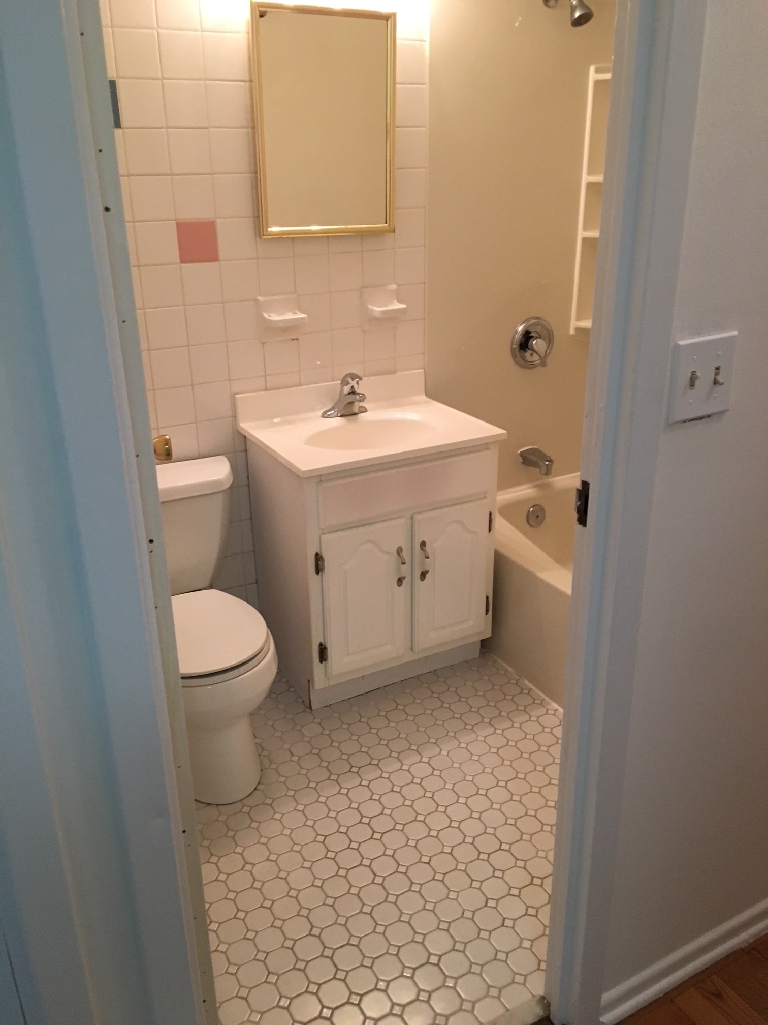 Building Photo - 87 Glenbrook Rd