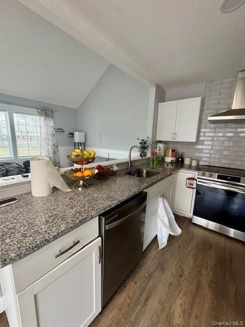 Building Photo - 332 Commack Rd