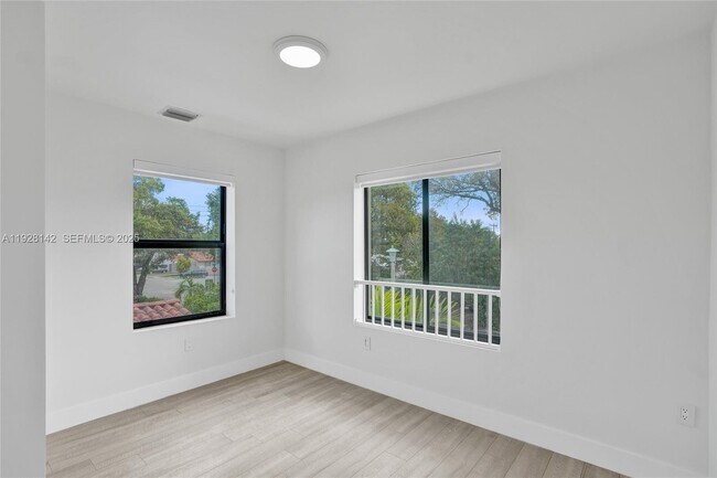 Building Photo - 1721 SW 13th St