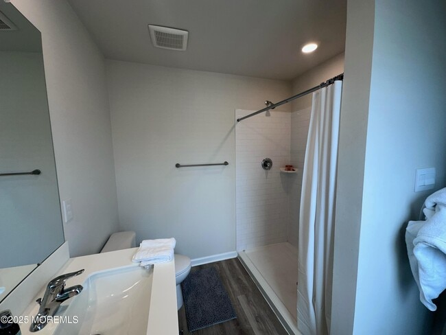 Building Photo - 248 Macoun Way