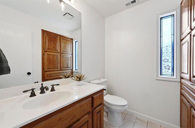 Building Photo - 3510 Native Dancer Cove
