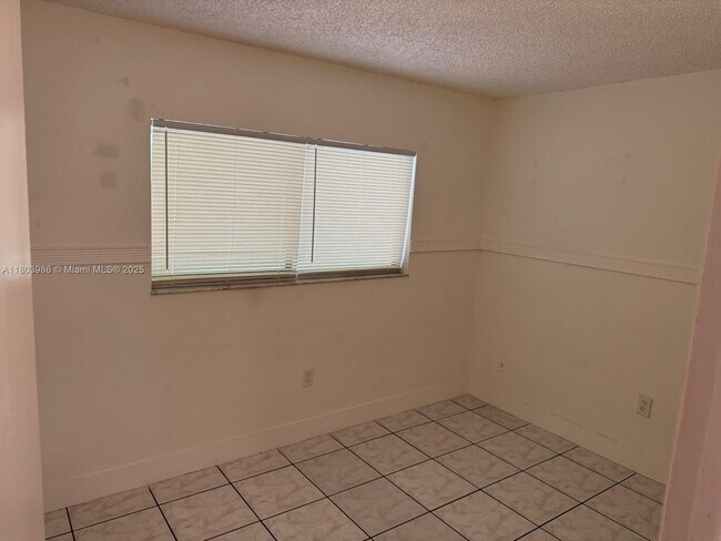 Building Photo - 8650 SW 133rd Avenue Rd