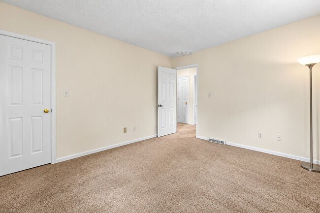 Building Photo - 4000 S Bend Dr