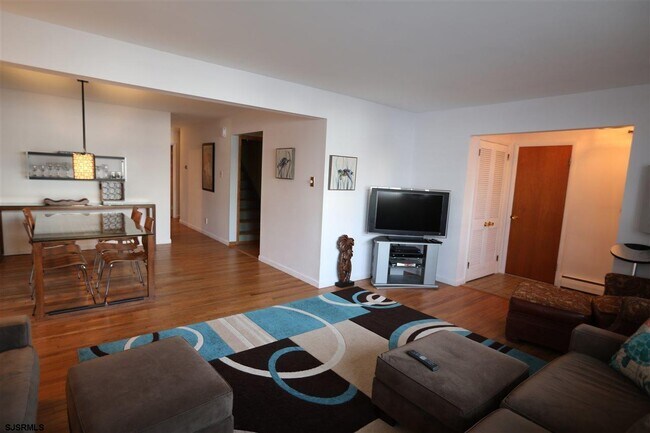 Building Photo - 14 S Swarthmore Ave