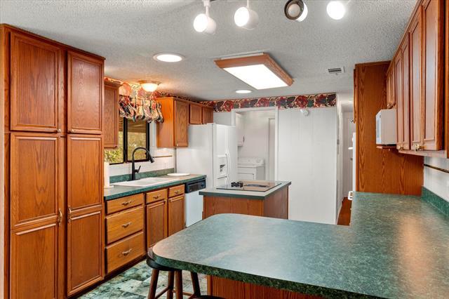 Building Photo - 602 Legendary Ln