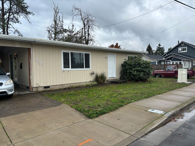 Primary Photo - House on Taylor Ave