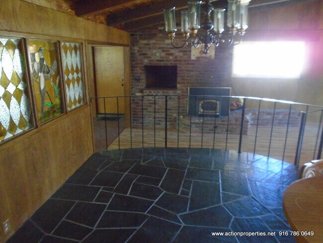 Building Photo - Move In Special: Central Roseville, Pool, Gardner Single Story Large Yard,  3 bedrooms, 2 baths, ...