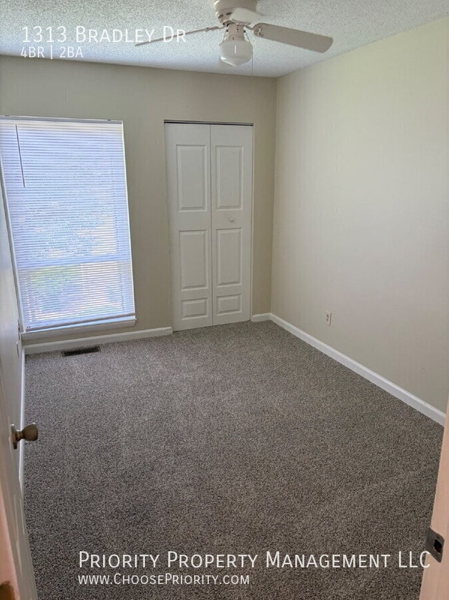 Building Photo - 1313 Bradley Dr