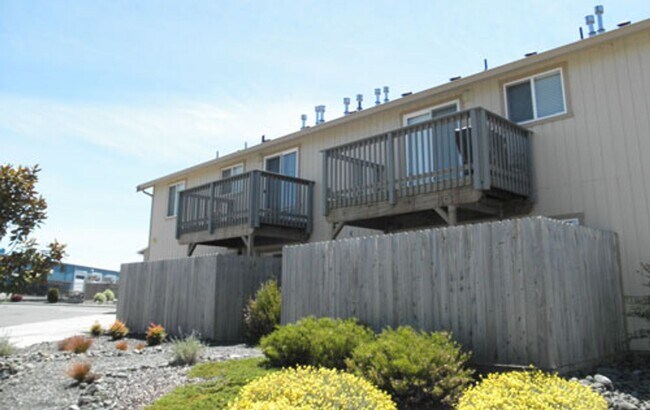 Building Photo - 2375 Bates Ln