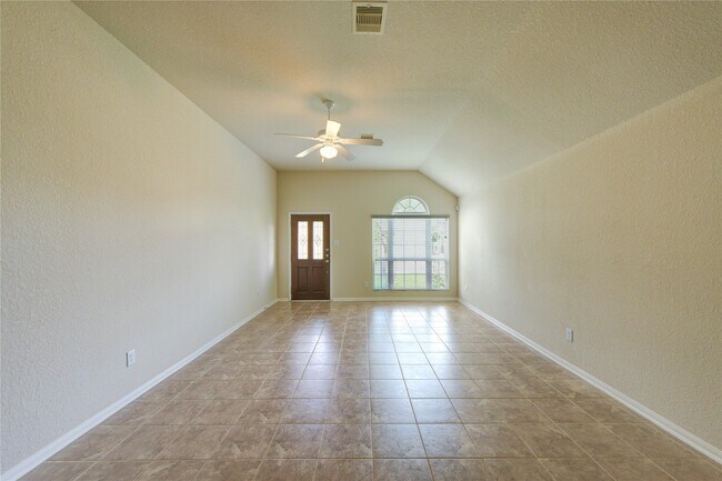 Building Photo - 14839 Fir Knoll Way