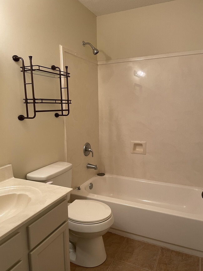 Building Photo - 1117 E Cortona Cir