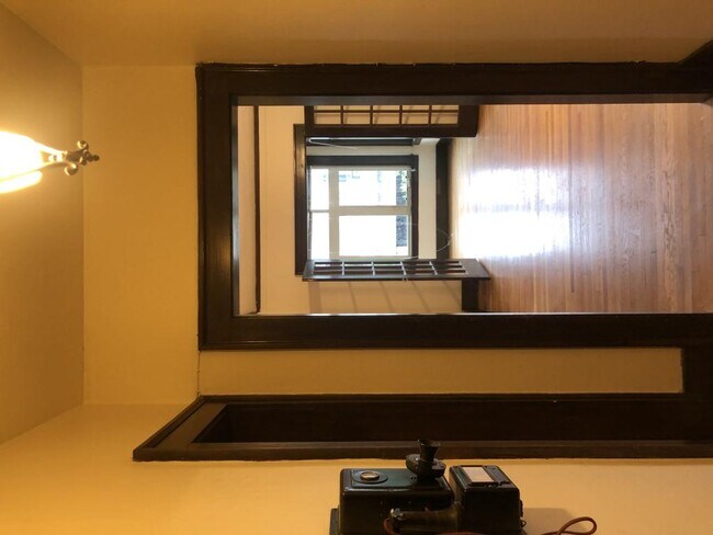 Building Photo - Porter Apartments - Room for rent