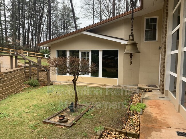 Building Photo - 2533 Henderson Mill Rd