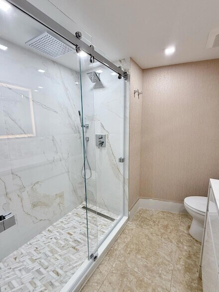 Building Photo - 3000 N Ocean Dr