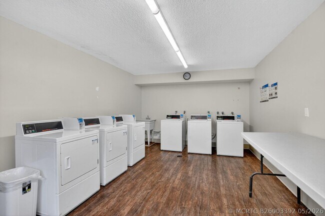 Building Photo - 8 Royal Palm Way