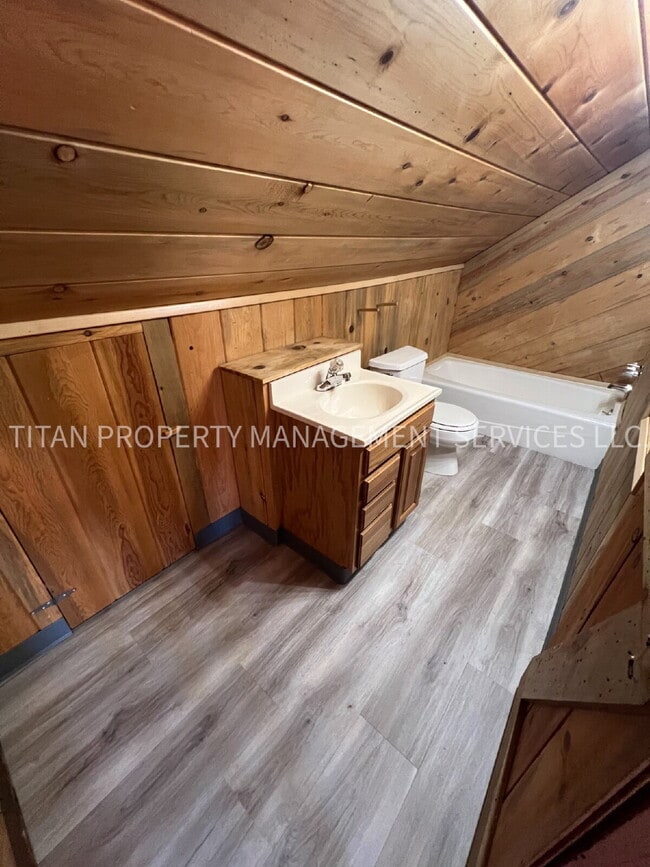 Building Photo - Charming 4-Bed Farm house with 2.5 Baths o...