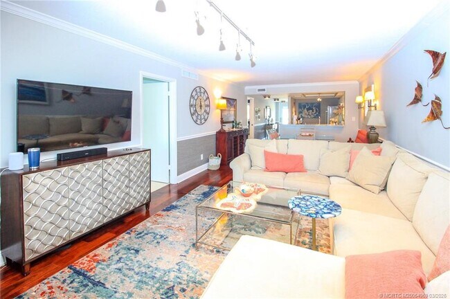 Building Photo - 20 NE Plantation Rd