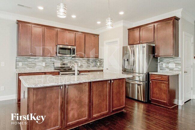 Building Photo - 130 Habersham Ct