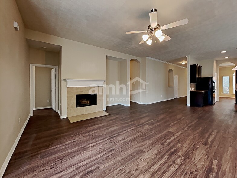 Building Photo - 28914 Hidden Lake Ct