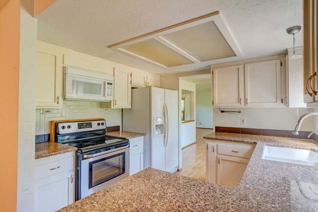 Building Photo - Beautiful Westside Oak Harbor Home Near Sunset Beach – 3 Bed + Bonus Room