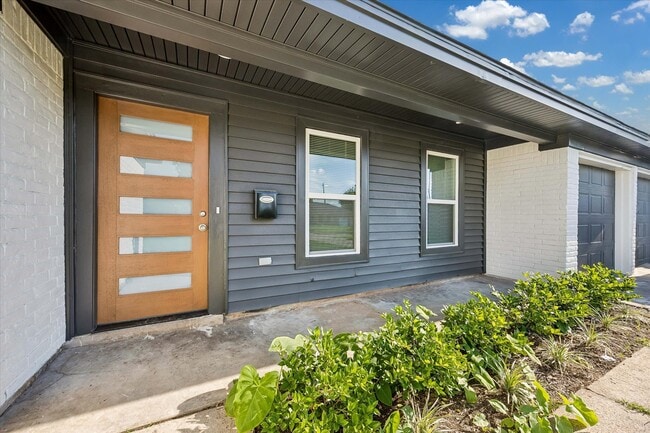 Building Photo - 4315 Kelling St