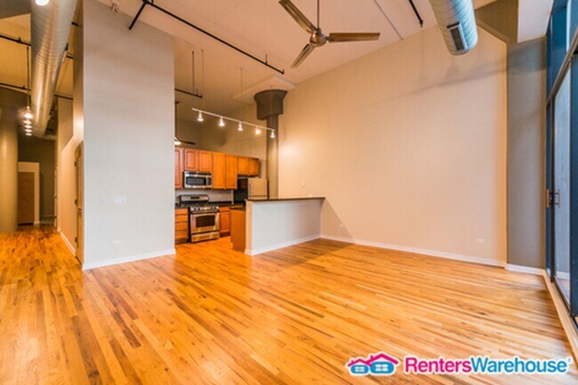 Building Photo - DON'T MISS YOUR CHANCE TO LIVE IN THE CITY...