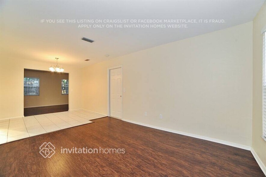 Building Photo - 3012 E Waters Ave