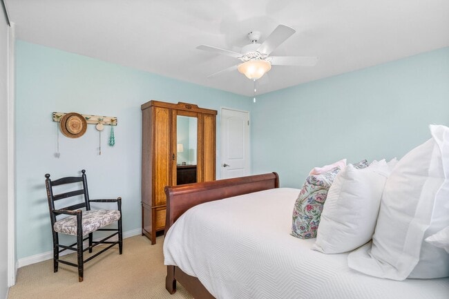 Building Photo - Bungalow In Huntington Beach