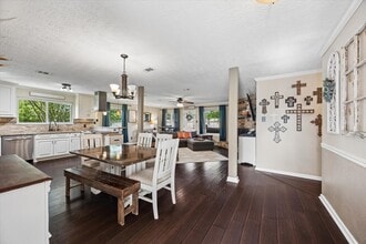 Building Photo - 6223 Vinewood Ln