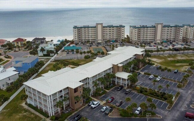Building Photo - 572 E Beach Blvd